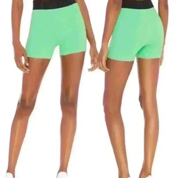 Free People- NWT Seamless Shorts Sz M/L - Fresh Cut - Picture 5 of 6